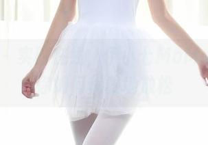 秀人网 – 实时在线，伊小七MoMo女王教你如何优雅地放松
