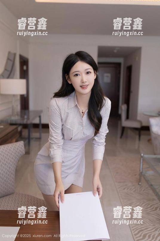 秀人网-优琪琪子yuki 秀人网 - 优琪琪子yuki·教室写真系列:书桌背后的故事