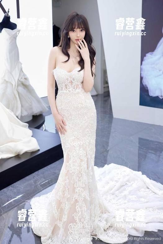 秀人网-南初妹妹 秀人网 - 南初妹妹泳装图库:那一瞬间,仿佛时间都停了