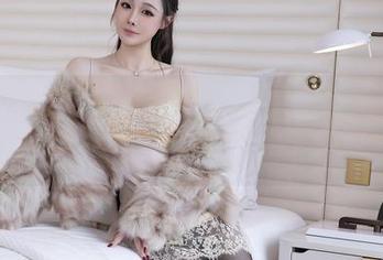 秀人网 – 圆圆酱：清纯壁纸，激发内心的神秘小宇宙