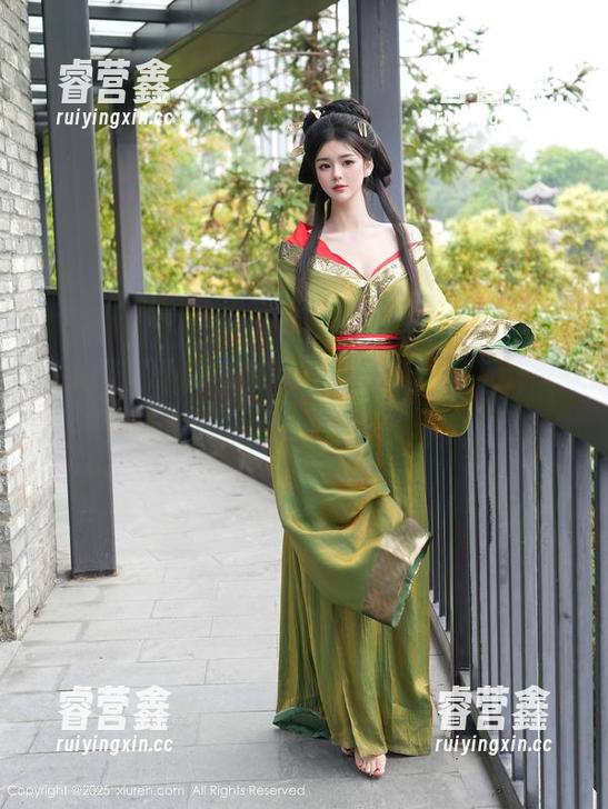 秀人网-安然anran 秀人网 - 下载安然anran的红裙图包,真是上天的馈赠?!