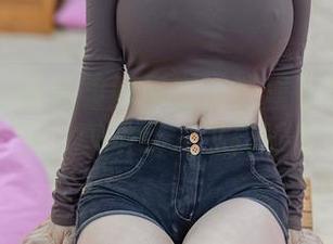 秀人网 – 看曼柔如何在浴缸里在线释放魅力，图片真是让人不自觉停留。