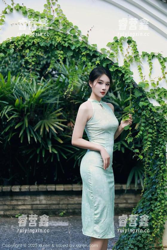 秀人网-谢芷馨Sindy 秀人网 - 被眼镜带偏的谢芷馨Sindy:精选写真让你眼花缭乱