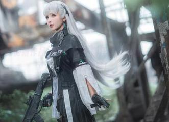 看看紫氯氯的新作品集：莱莎琳·斯托特，透露一点小秘密，她还真没大脑!