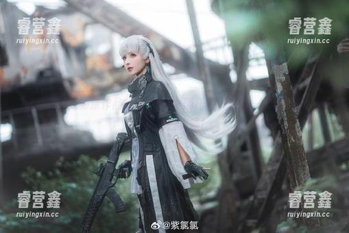 紫氯氯 看看紫氯氯的新作品集:莱莎琳·斯托特,透露一点小秘密,她还真没大脑!