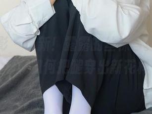 绮梦摄影 – 最新！露露的丝袜写真集，看看她如何把腿穿出新花样