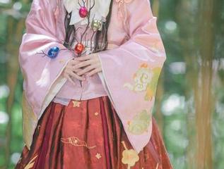 在线围观：看花柒Hana公主连结-镜华（小仓唯）的瞬间，感觉在听消息