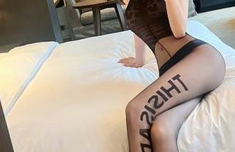 微密圈 – 原图与哀伤，葛征泳衣更新后我彻底没救了！