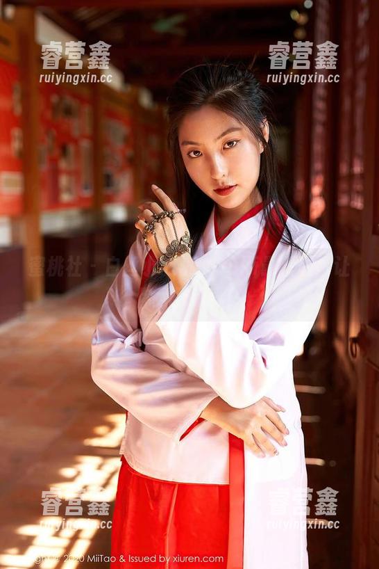 蜜桃社-Suki 蜜桃社 - 白丝小心机,Suki最新图片让你大开眼界!