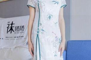 袜啵啵 – 小沫的裸足写真：花絮版，脚步轻飘飘上线！