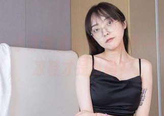 袜啵啵 – 小淳裸足在线：图片一览，谁说凉鞋才是时尚？