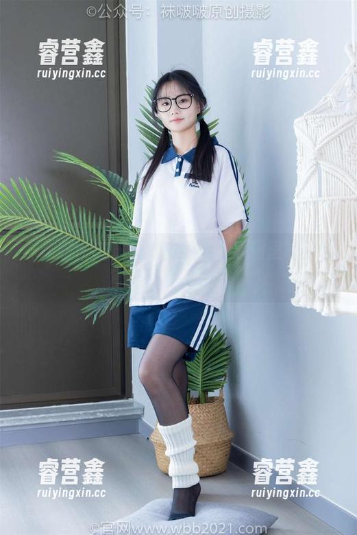 袜啵啵-苏苏 袜啵啵 - 苏苏最新白棉袜:原图里的日常审美,真没眼看!