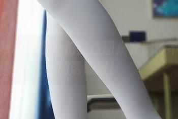 西尔酱的美腿私拍：这图集充满了不经意的诱惑呢！