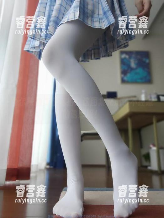 西尔酱 西尔酱的美腿私拍:这图集充满了不经意的诱惑呢!