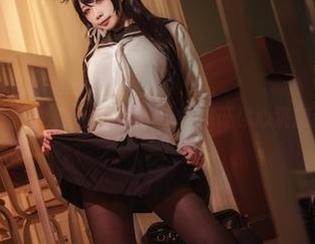 贞子蜜桃分享的少女cos，保证你心跳加速！