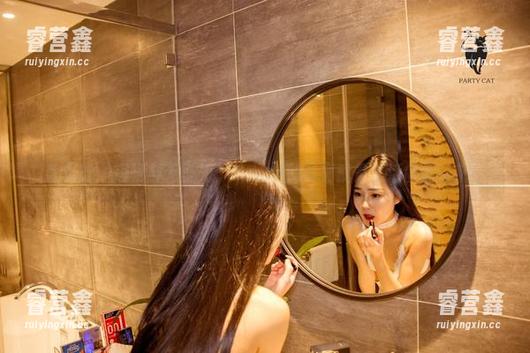 轰趴猫-Cuern 轰趴猫 - 短裙与无圣光:Cuern的写真就是生活的调味剂!