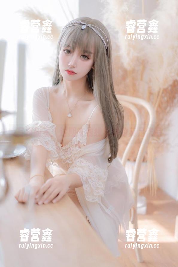 写真新星：过期米线线与她的美足作品