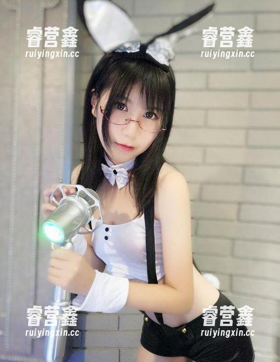 逐月Su 在逐月Su的镜头下,看小恶魔的写真魔力闪耀