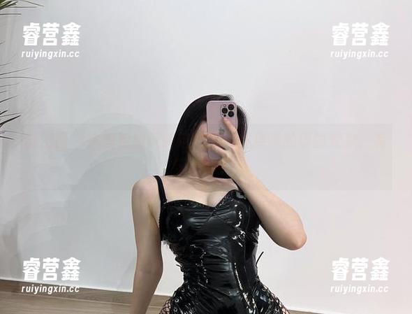 铁锤姐姐 微密圈 - 铁锤姐姐玩转连体衣:图库里的华丽变身,有点骄傲哦!