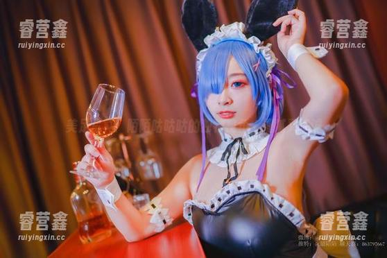 陌陌咕咕咕 美足写真:陌陌咕咕咕的独特视角,细腻又戏谑