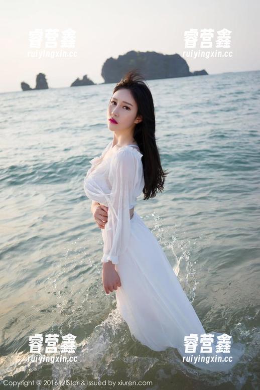 魅妍社-丽Yovi 魅妍社 - 往泳池里跳:丽Yovi写真图包的奇妙潜入