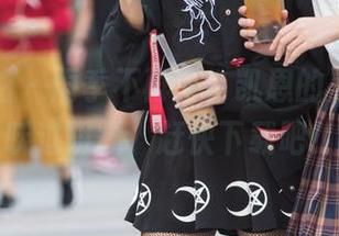 魔镜街拍 – 雨季不再来，凯恩的美图让你跃过阴霾，赶快下载吧！