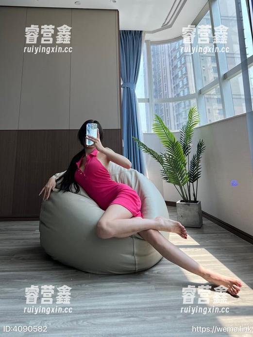 黎允熙baby 微密圈 - 黎允熙baby展现黑丝的魔力:来看看她的睡裙图集,下载准备好了吗?